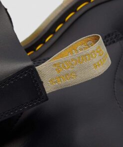 Высокие ботинки Dr. Martens 1490 Vegan Black Felix Rub Off 23981001